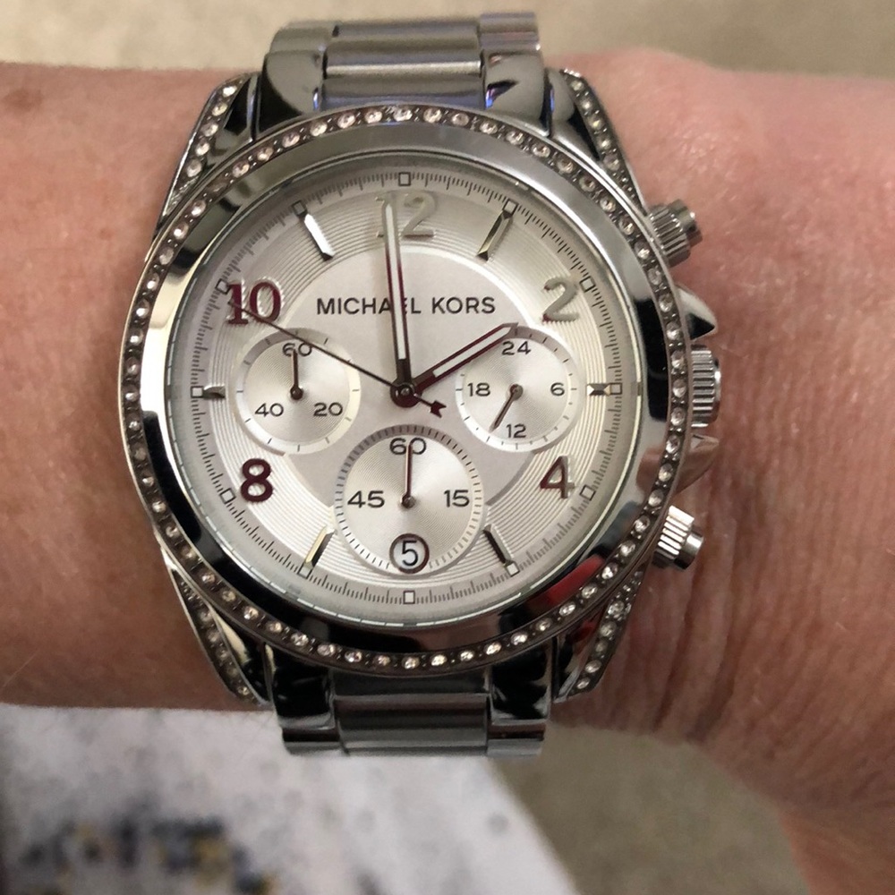 Michael Kors beautiful watch! - Picture 2 of 3